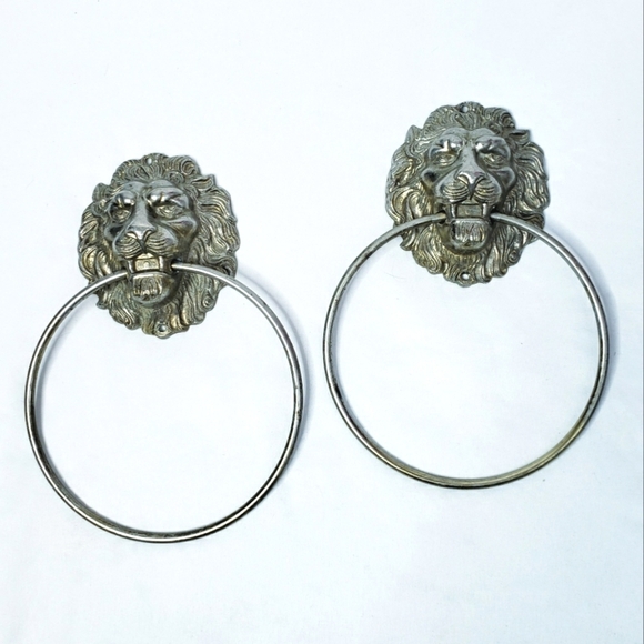 Vintage Pair of Lion Head Brass Door Knockers or Towel Holders - Picture 1 of 16